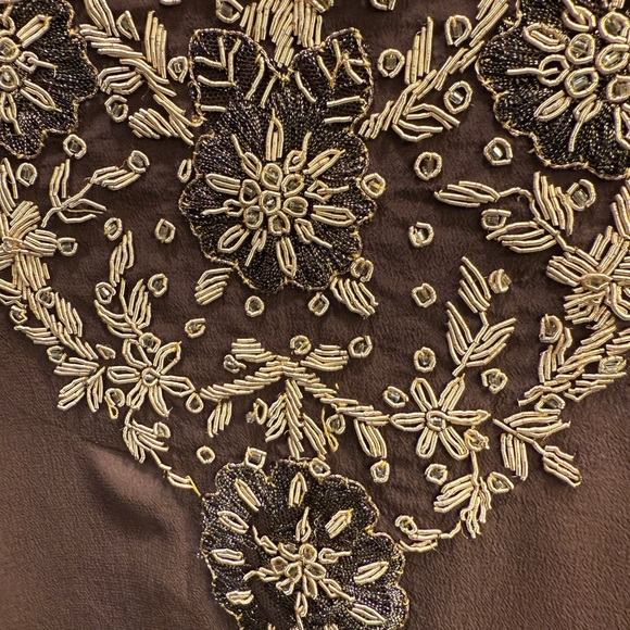 Indian Punjabi Pakistani silk Brown and Gold Long Sleeve V-Neck Salwar suit - Picture 7 of 12